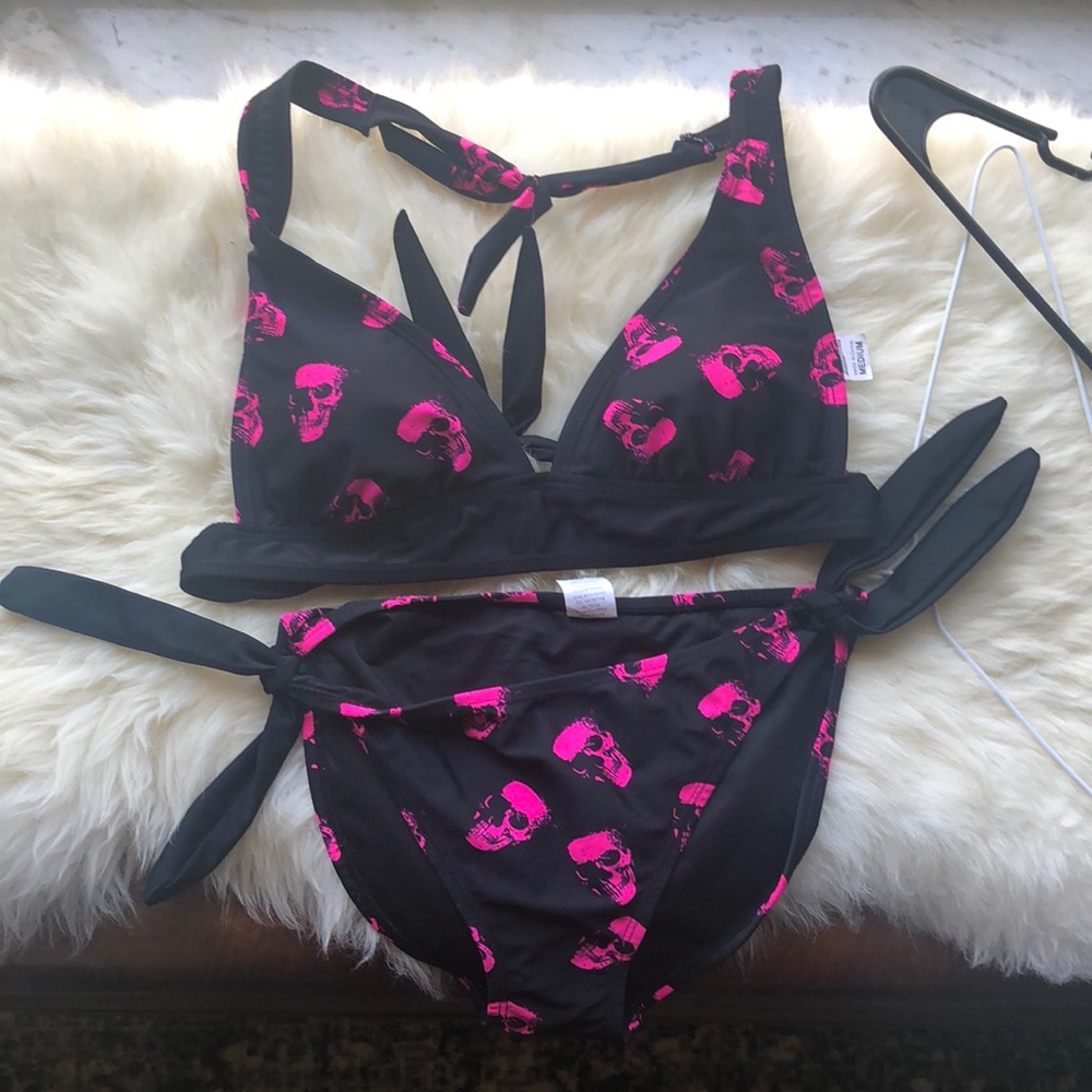 NWOT bikini black with neon pink skulls